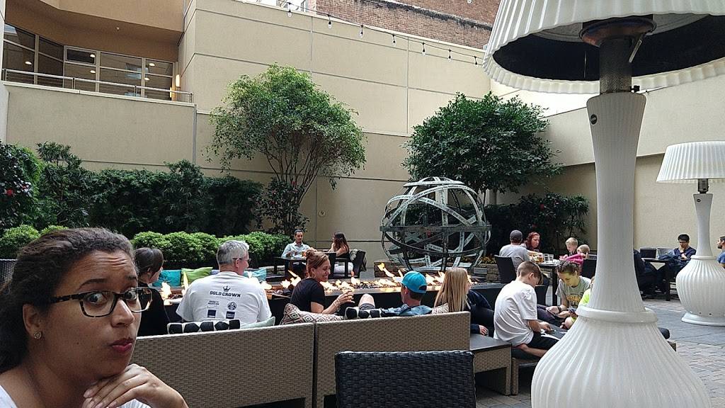 Whispers Bar & Grill | restaurant | 299 2nd St, San Francisco, CA 94105, USA | 4159470700 OR +1 415-947-0700