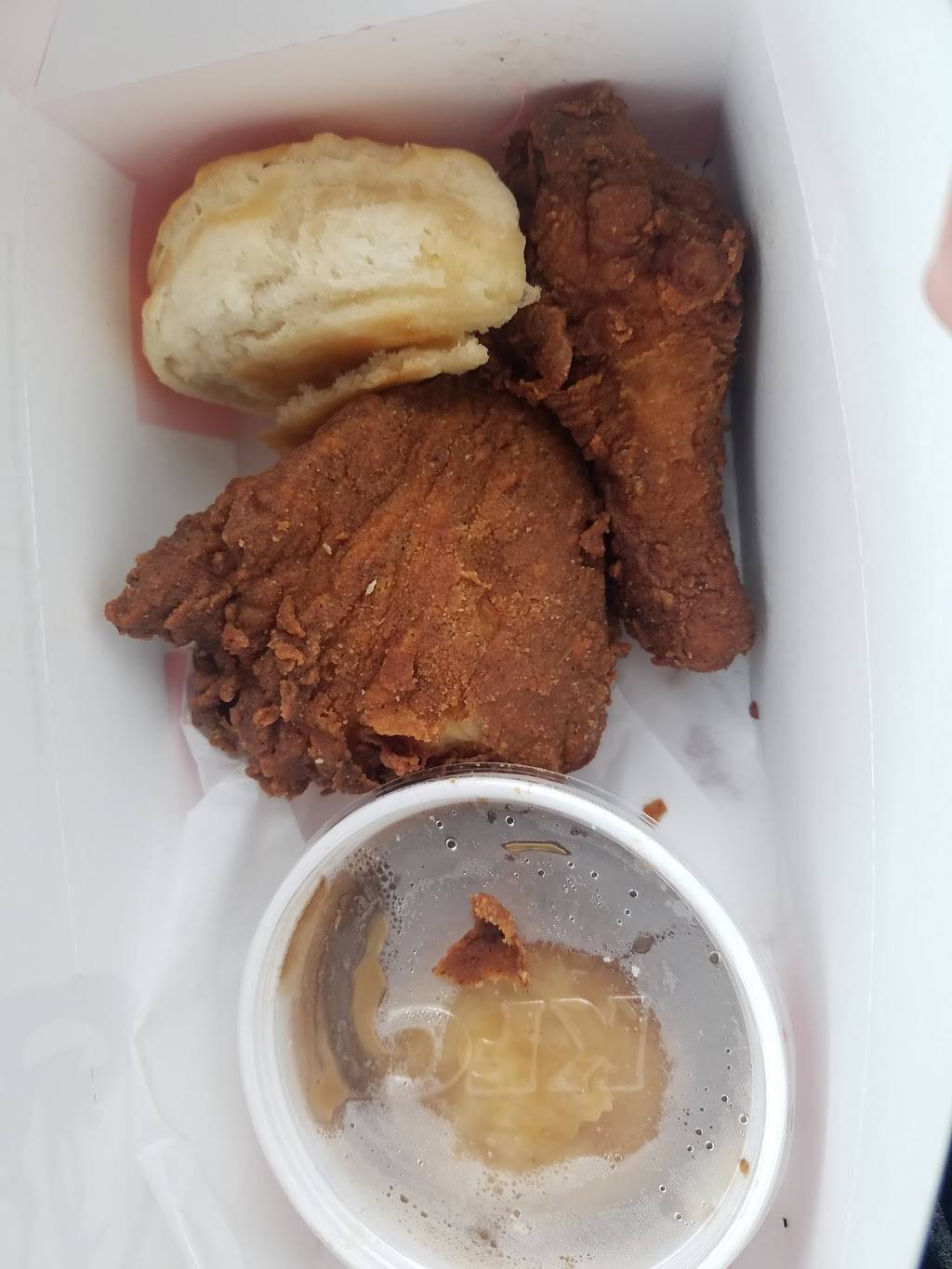 KFC | restaurant | 20351 W Bluemound Rd, Waukesha, WI 53186, USA | 2627844144 OR +1 262-784-4144