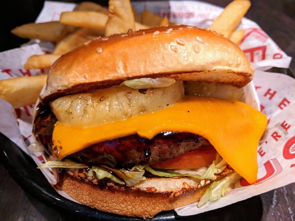 Red Robin Gourmet Burgers and Brews | restaurant | 5031 N Garland Ave, Garland, TX 75044, USA | 9725304700 OR +1 972-530-4700