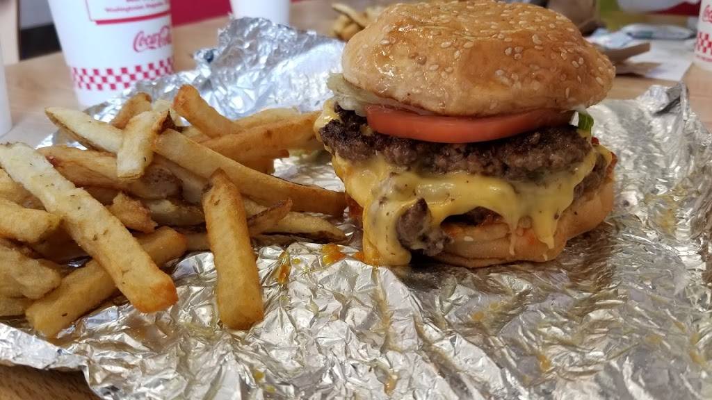 Five Guys | meal takeaway | 3268 Forum Blvd, Fort Myers, FL 33905, USA | 2399364169 OR +1 239-936-4169