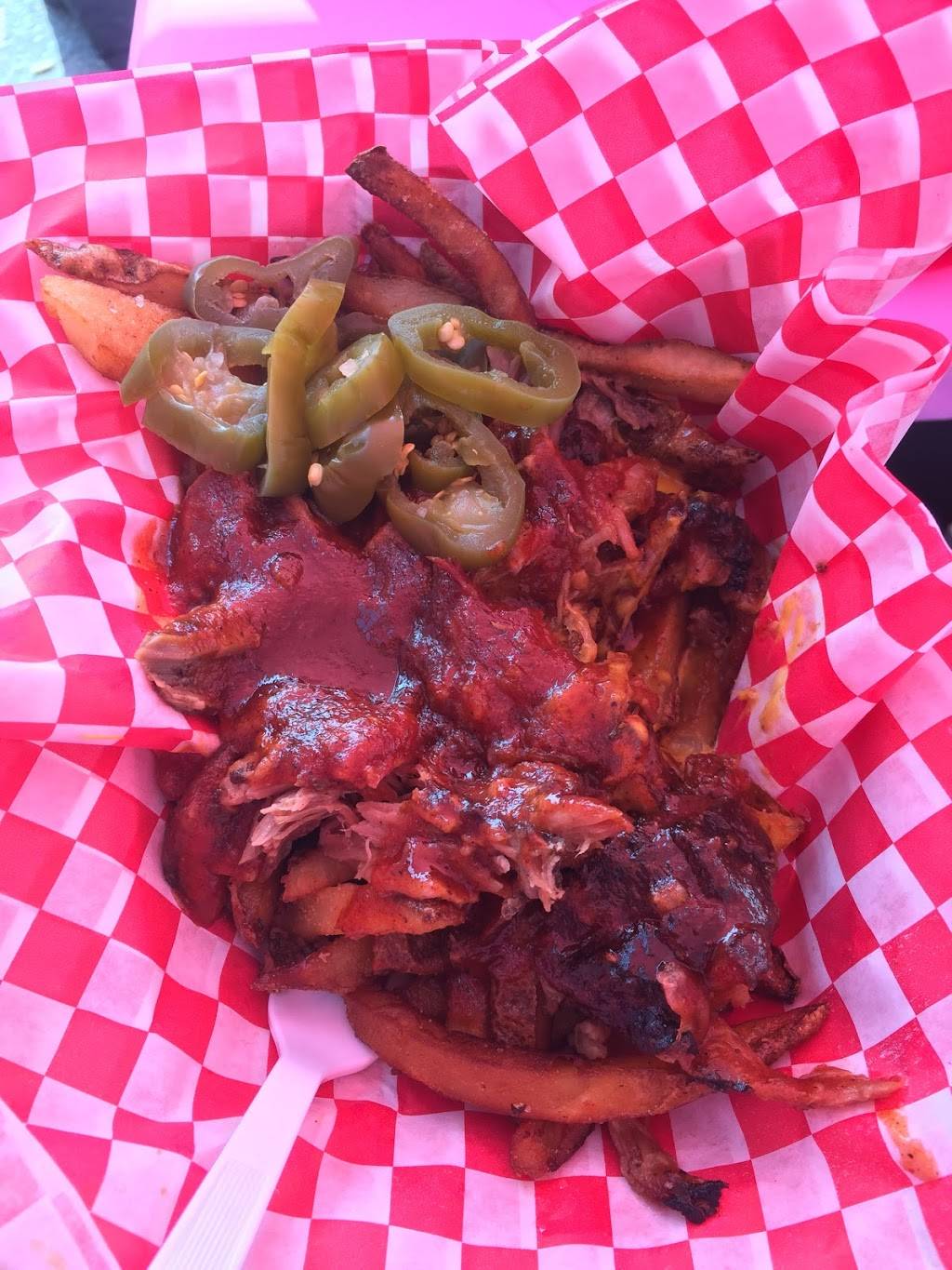 Smokehouse BBQ | restaurant | 5500 Debarr Road, Anchorage, AK 99504, USA | 9076771375 OR +1 907-677-1375