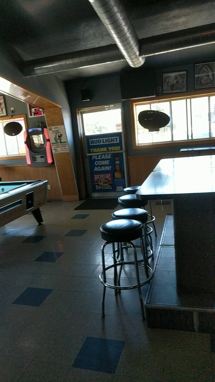 Bachelors Bar & Grill | restaurant | 1316 Crooks Ave, Kaukauna, WI 54130, USA | 9207661601 OR +1 920-766-1601