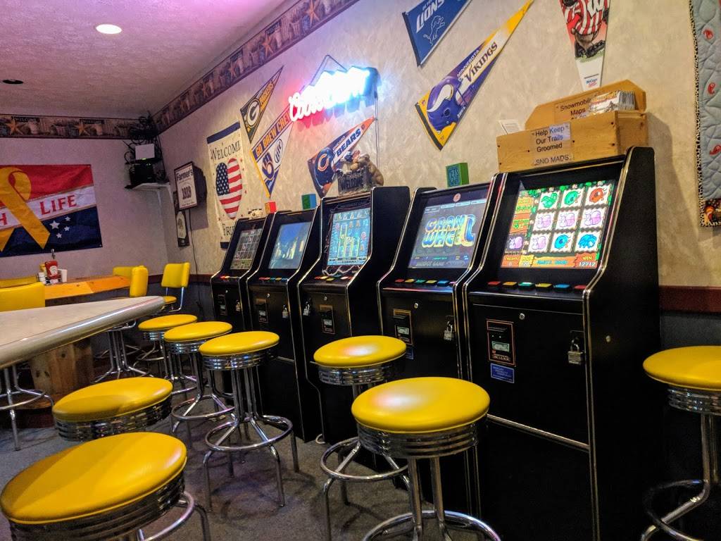 The Lil Farm Grill | restaurant | 10583 Gresylon Dr, Hayward, WI 54843, USA | 7159343276 OR +1 715-934-3276