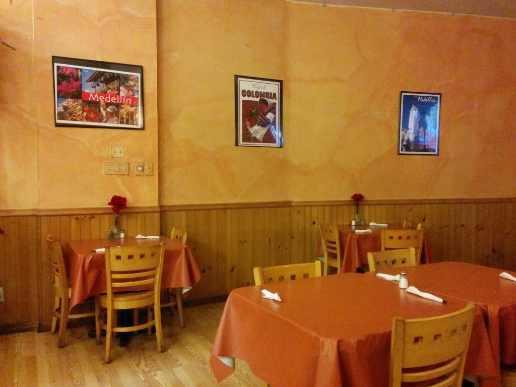 La Fonda Latino Grill | restaurant | 426 Hawkins Ave, Ronkonkoma, NY 11779, USA | 6314673278 OR +1 631-467-3278