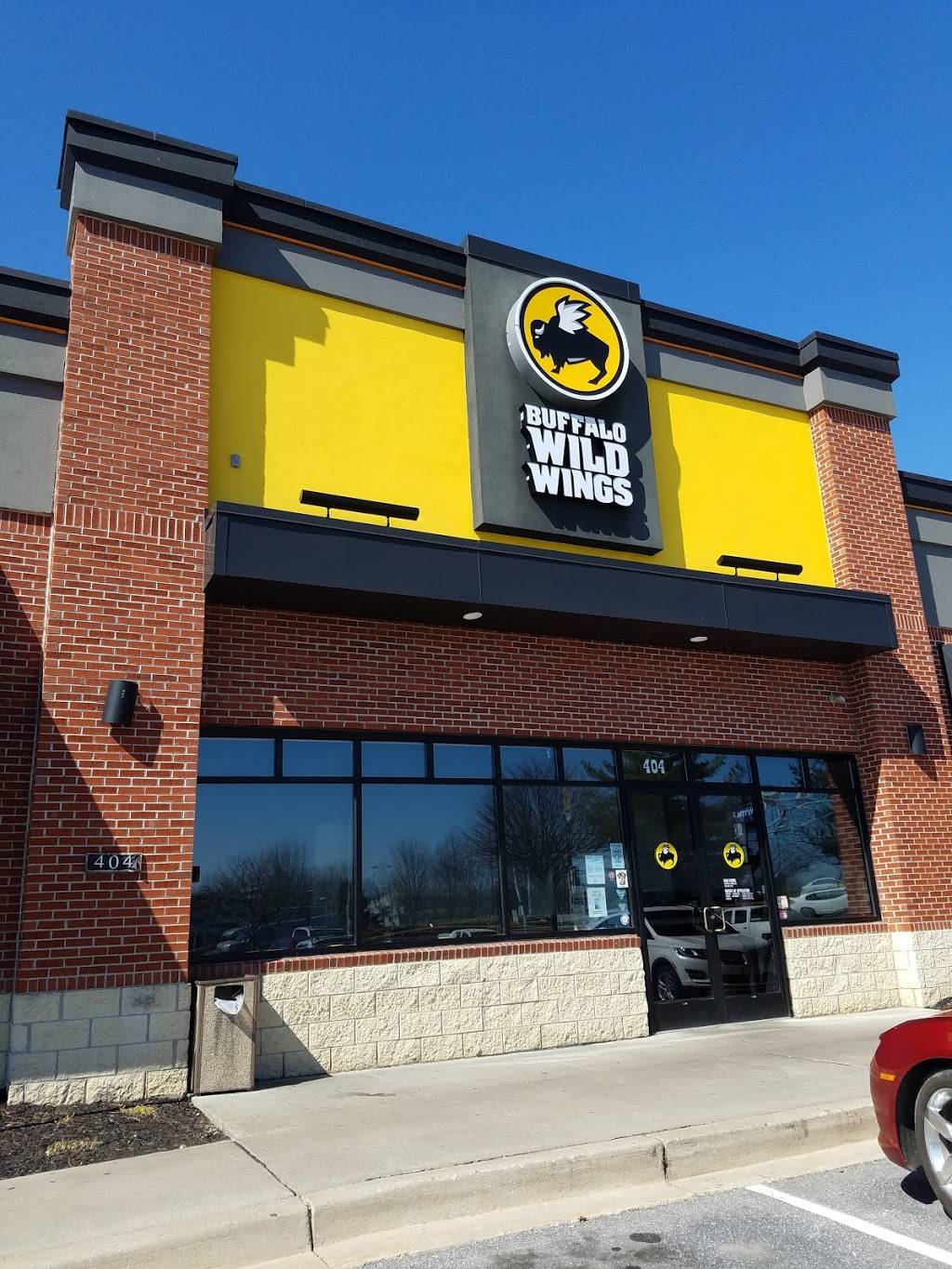 Buffalo Wild Wings | restaurant | 8200 Perry Hall Blvd, Nottingham, MD 21236, USA | 4109333311 OR +1 410-933-3311
