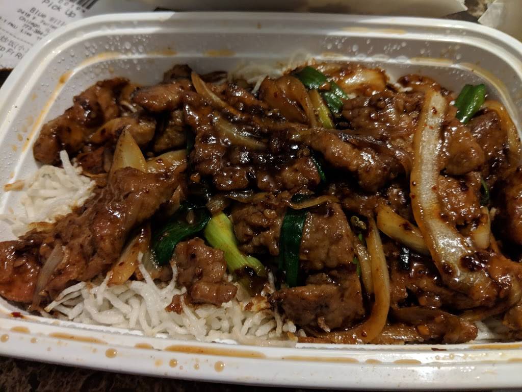 Blue Willow Chinese Restaurant | restaurant | 2418 W Fullerton Ave, Chicago, IL 60647, USA | 7733846499 OR +1 773-384-6499