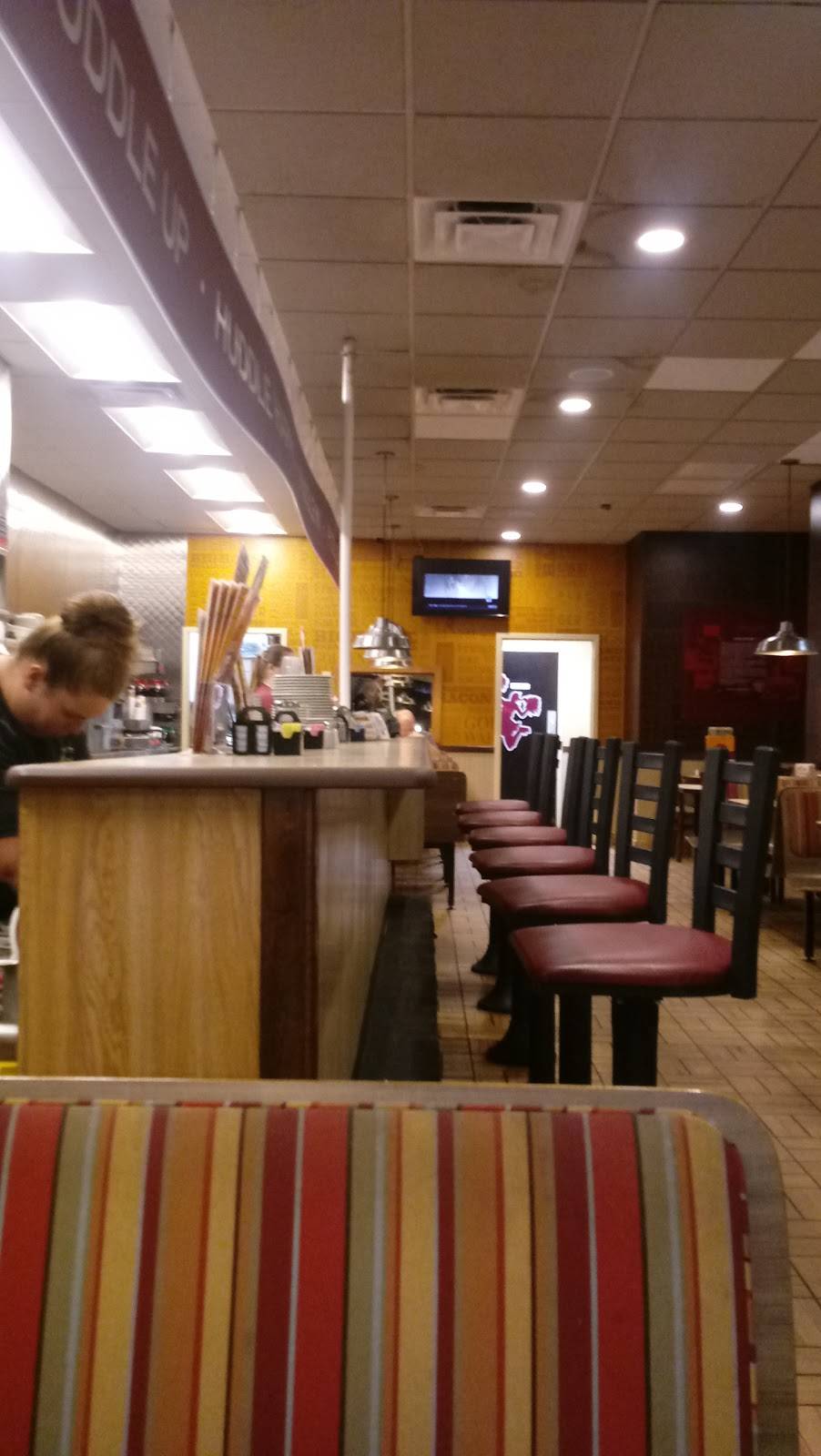 Huddle House | restaurant | 3909 Crill Ave, Palatka, FL 32177, USA | 3863252558 OR +1 386-325-2558