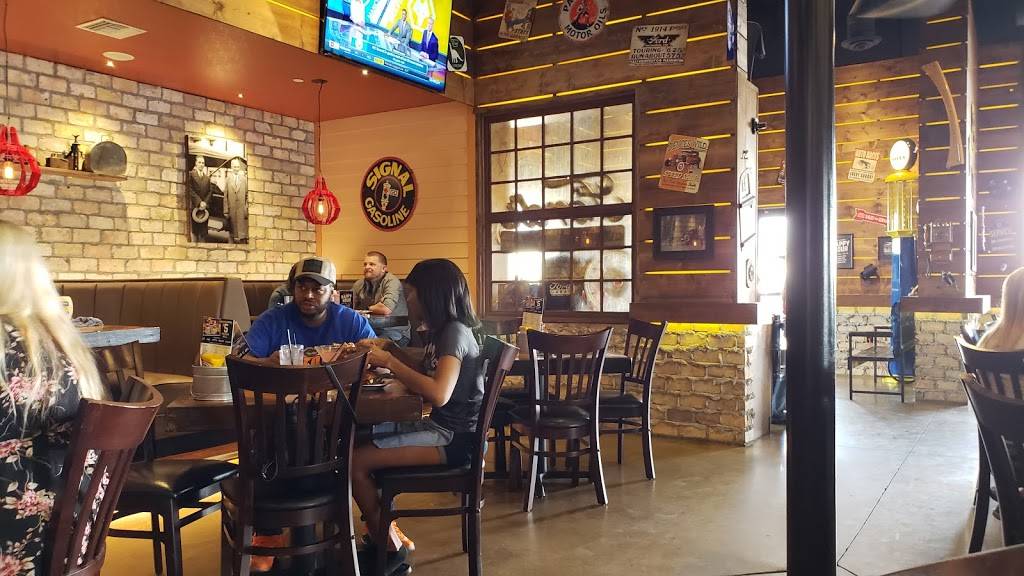 Fords Garage | restaurant | 879 Lakeland Park Center Dr, Lakeland, FL 33809, USA | 8633373673 OR +1 863-337-3673