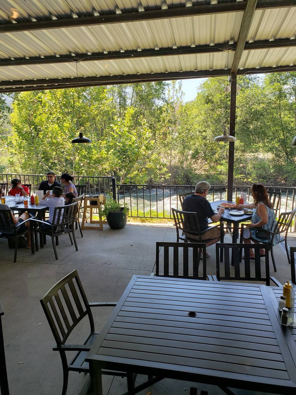 River View Restaurant & Lounge | restaurant | 42323 Sierra Dr, Three Rivers, CA 93271, USA | 5595612211 OR +1 559-561-2211