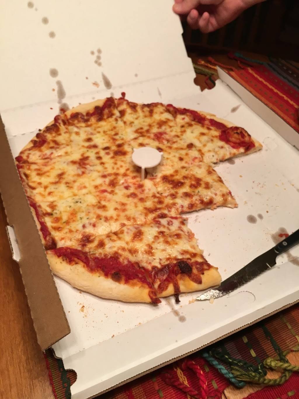 Gianorios Pizza | bakery | 27W193 Geneva Rd, Winfield, IL 60190, USA | 6306656000 OR +1 630-665-6000