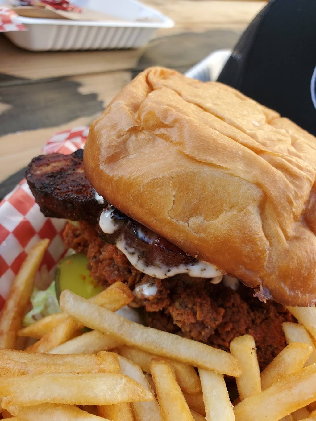 ECR Pub | restaurant | 864 El Camino Real, Belmont, CA 94002, USA | 6505959531 OR +1 650-595-9531