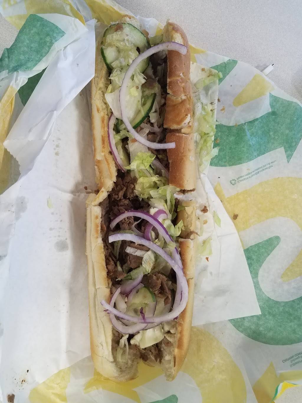 Subway | restaurant | 4360 Lincoln Rd, Holland, MI 49423, USA | 6163927490 OR +1 616-392-7490