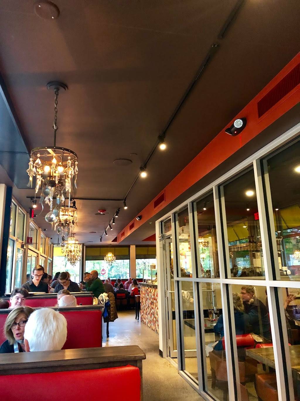 Bocado Tapas Wine Bar | restaurant | 45 Church St, Wellesley, MA 02482, USA | 7817722390 OR +1 781-772-2390