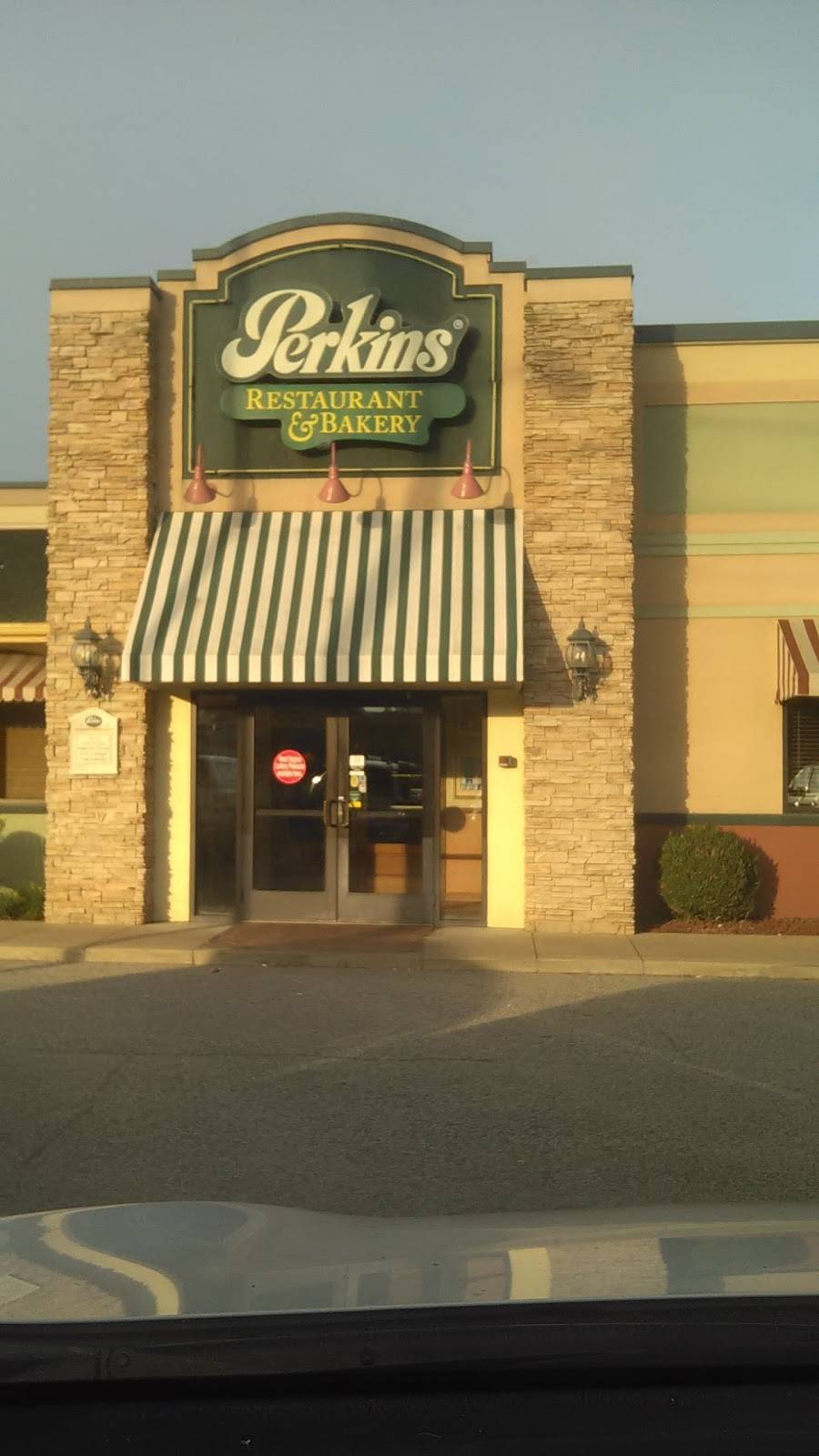 Perkins Restaurant & Bakery | restaurant | 105 N Lafayette Ave, Moundsville, WV 26041, USA | 3048452290 OR +1 304-845-2290