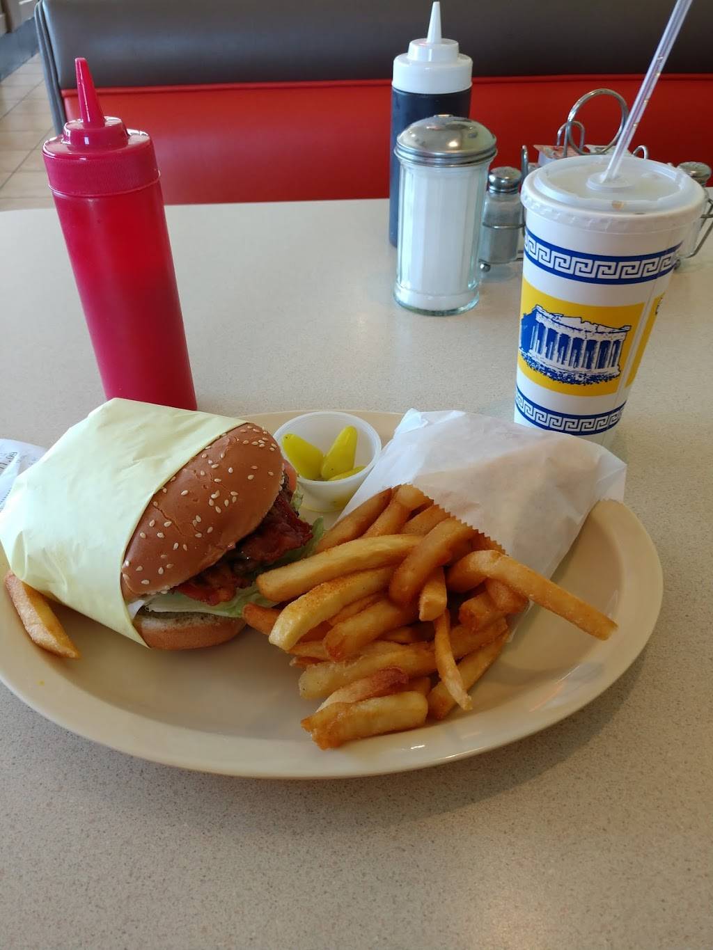 Douglas Drive-In | restaurant | 16306 Pioneer Blvd, Norwalk, CA 90650, USA | 5629261359 OR +1 562-926-1359