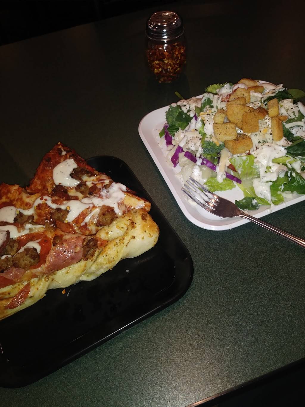 Round Table Pizza | meal delivery | 1139 Grand Ave, Diamond Bar, CA 91765, USA | 9098619432 OR +1 909-861-9432