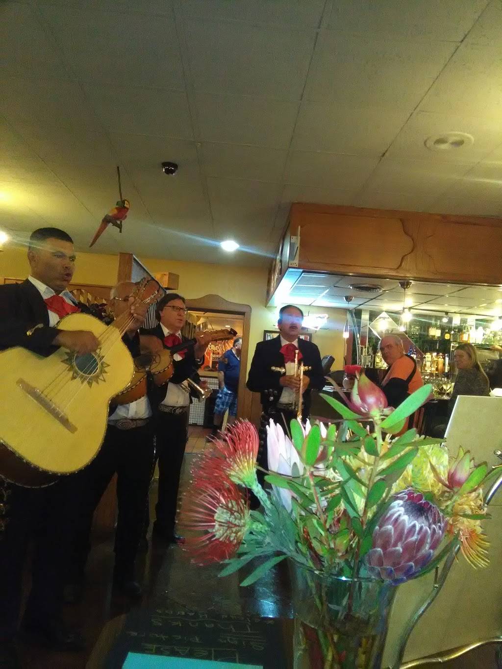 Felipes Mexican Restaurant | meal takeaway | 3434 W Central Ave, Wichita, KS 67203, USA | 3169429131 OR +1 316-942-9131