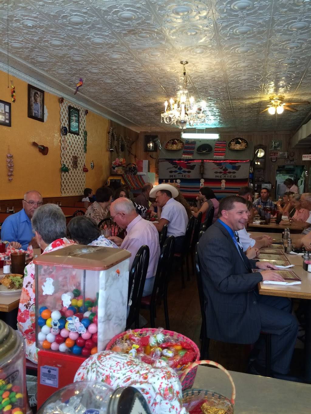 La Cabaña Mexican Restaurant | restaurant | 102 W Church Ave, Berryville, AR 72616, USA | 8704234848 OR +1 870-423-4848