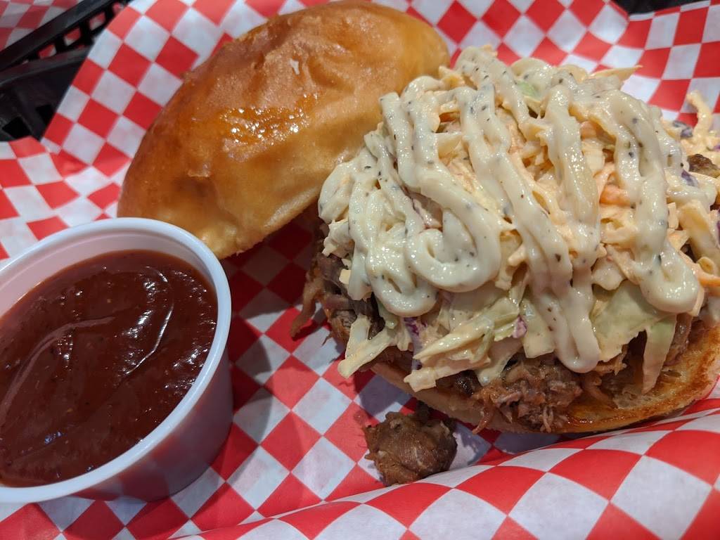 Rolling Smoke Barbeque | restaurant | 1225 Copper Creek Dr, Pleasant Hill, IA 50327, USA | 5152628219 OR +1 515-262-8219