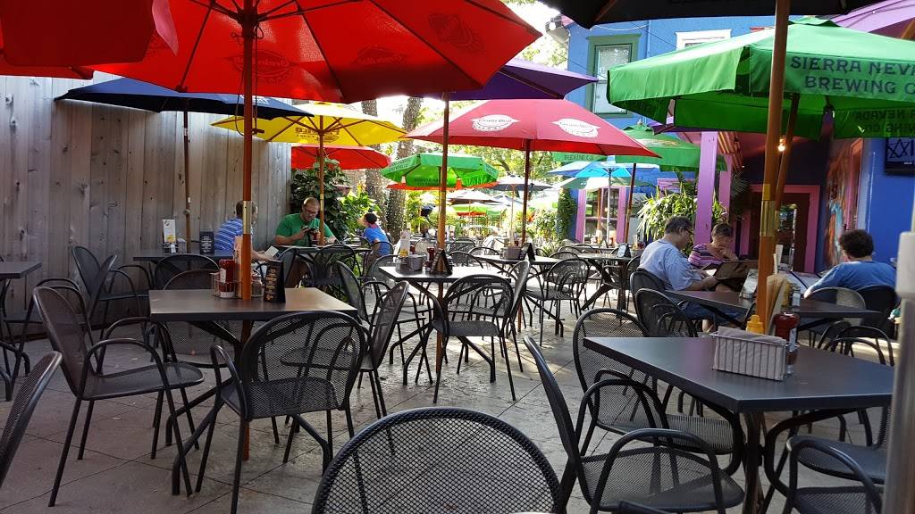 Burger Moes | restaurant | 242 7th St W, St Paul, MN 55102, USA | 6512223100 OR +1 651-222-3100