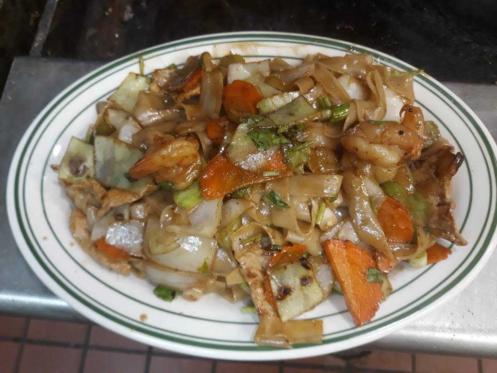 Valeries Asian Cuisine | restaurant | 106 Wildwood Rd, Willernie, MN 55090, USA | 6514263668 OR +1 651-426-3668