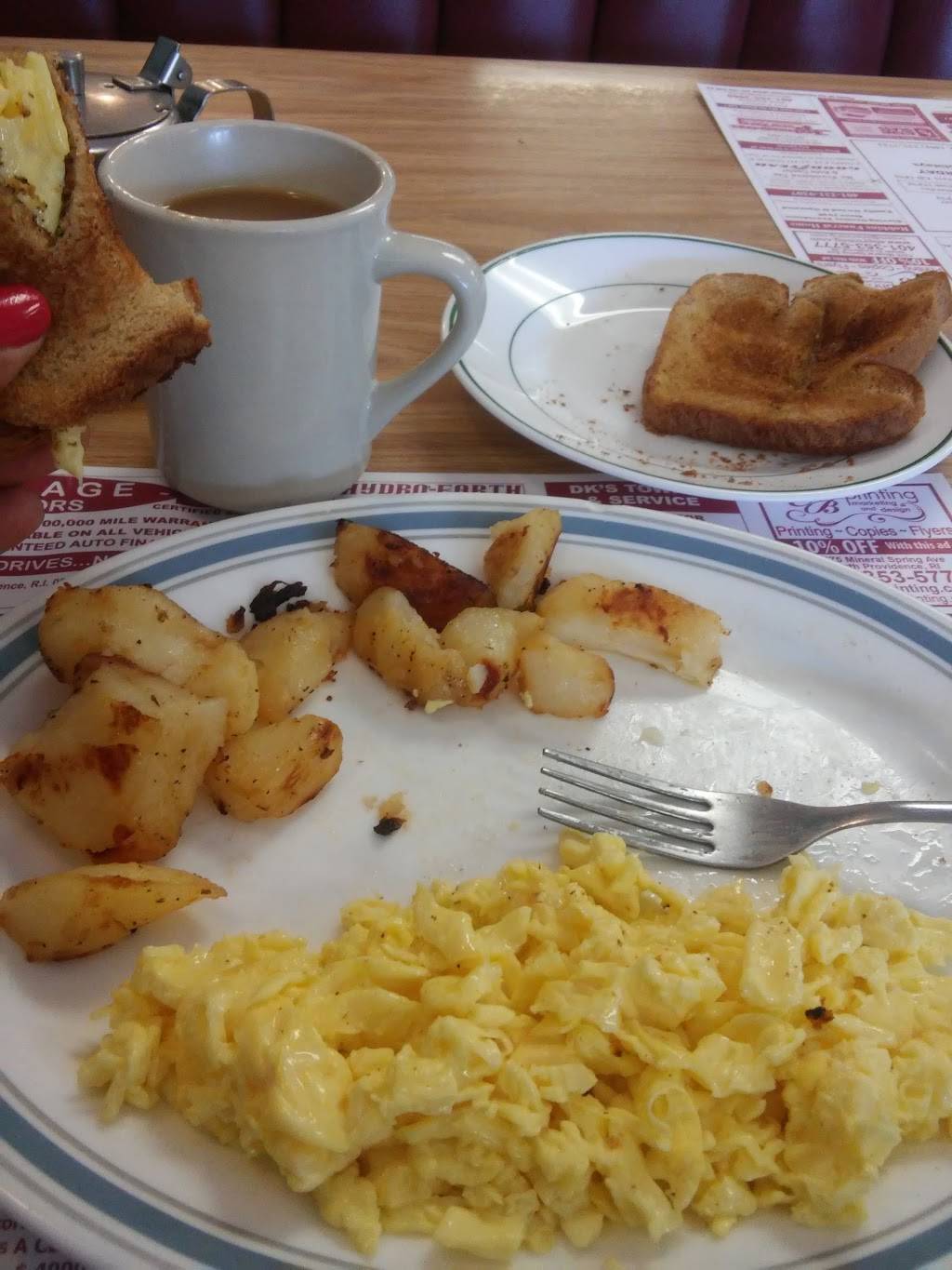 Avenue Grill | restaurant | 2223 Mineral Spring Ave, North Providence, RI 02911, USA | 4012327722 OR +1 401-232-7722