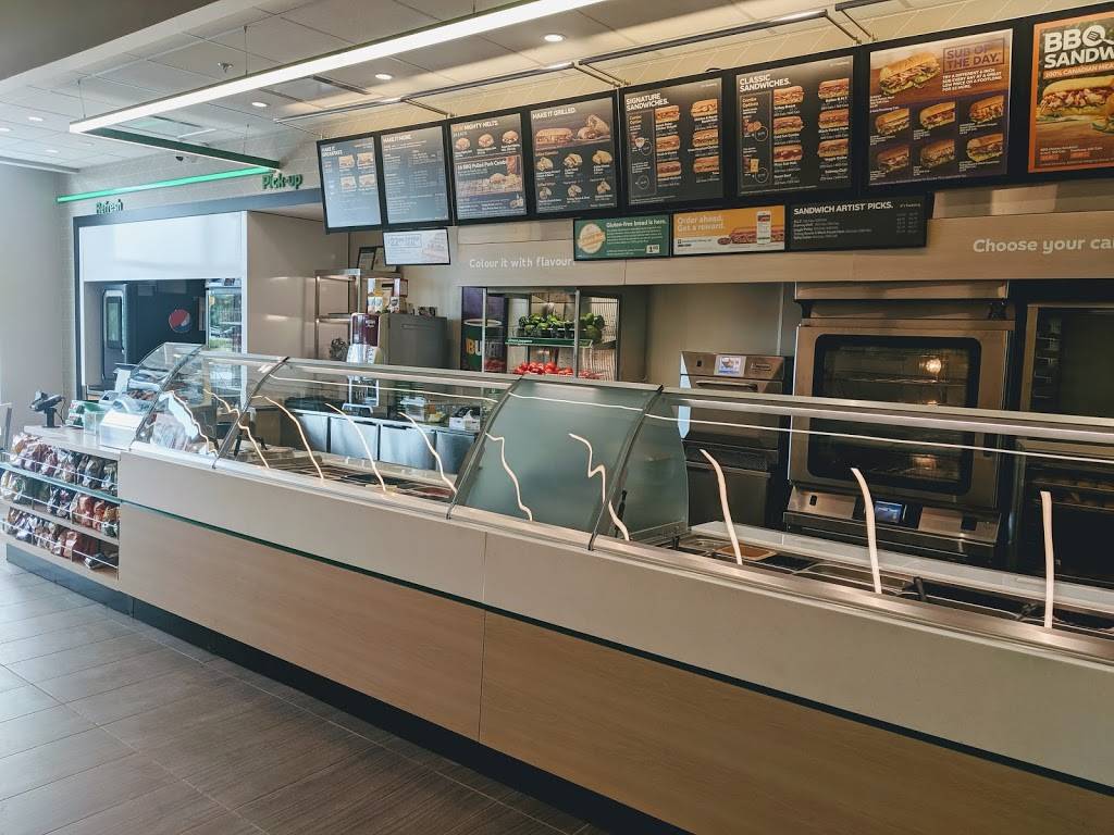 Subway | restaurant | 665 River Rd Unit 7, Gloucester, ON K1V 2G2, Canada | 6138221288 OR +1 613-822-1288