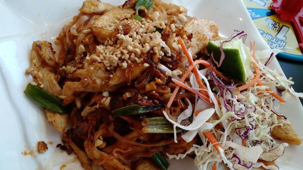 Fortune Noodle House | restaurant | 4004 NE 4th St #102, Renton, WA 98056, USA | 4252645459 OR +1 425-264-5459