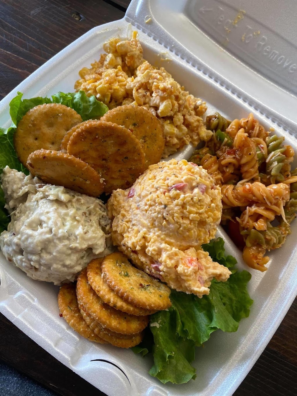 Delta Roots Takery and Catering Company | restaurant | 100 E Claiborne Ave A, Greenwood, MS 38930, USA | 6623745097 OR +1 662-374-5097