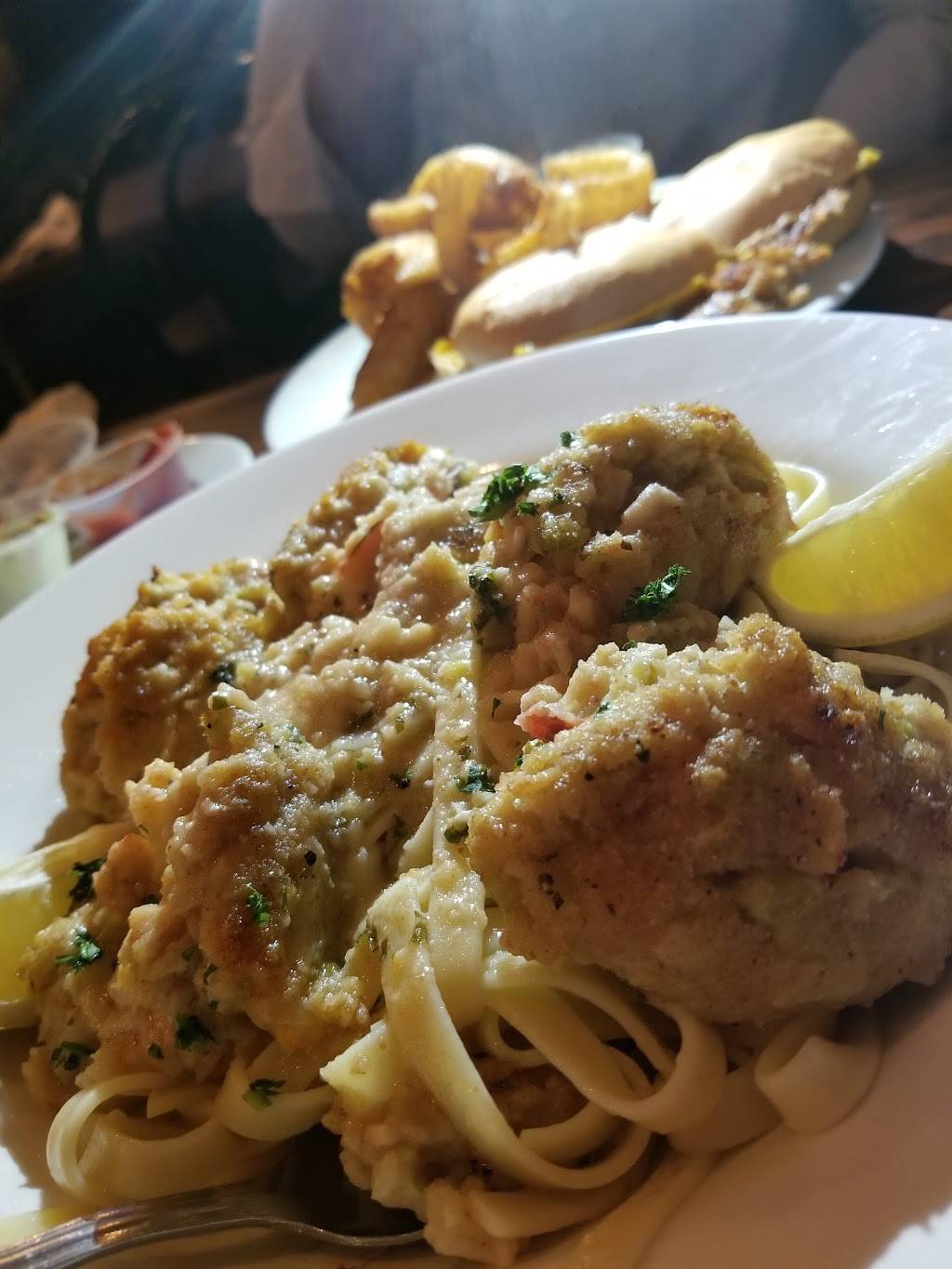 Fillmores Tavern | restaurant | 166-02 65th Ave, Fresh Meadows, NY 11365, USA | 7187622727 OR +1 718-762-2727