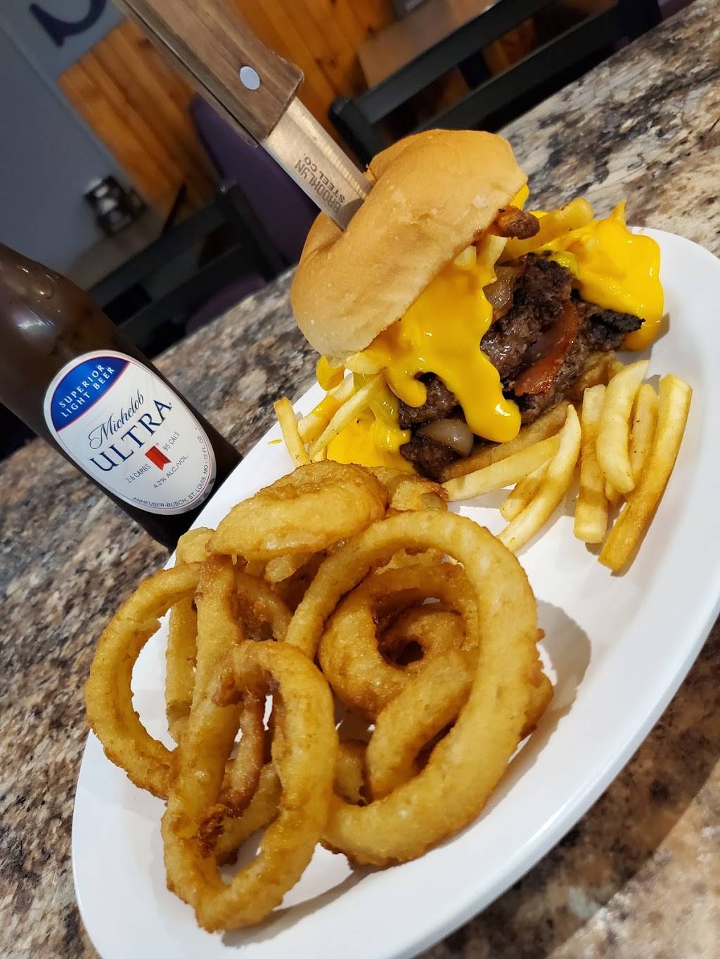 SWARM Sports Bar & Grille | restaurant | 108 E 1st St, Sumner, IA 50674, USA | 3193274145 OR +1 319-327-4145