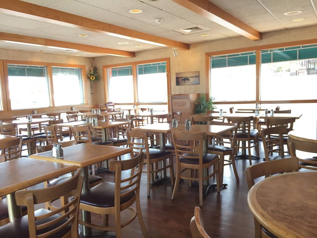 Barnrds Roast Beef Restaurant | restaurant | 2037 N Woodlawn Blvd #1812, Wichita, KS 67208, USA | 3166862431 OR +1 316-686-2431