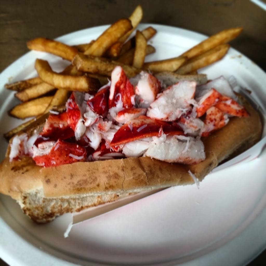 Susans Fish-n-Chips | restaurant | 1135 Forest Ave, Portland, ME 04103, USA | 2078783240 OR +1 207-878-3240