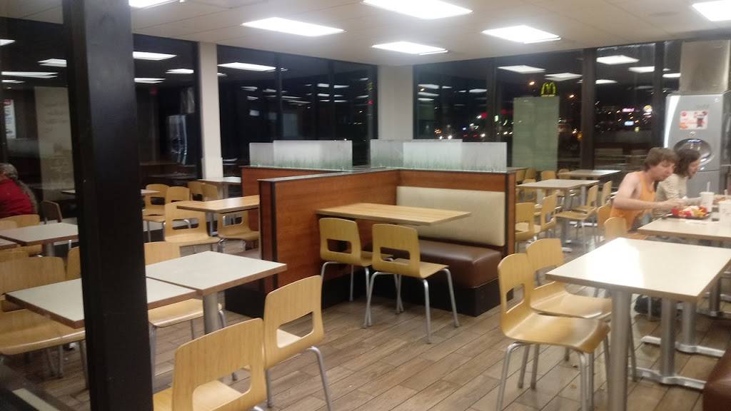 Wendys | restaurant | 2825 East Wabash Ave, Terre Haute, IN 47803, USA | 8122327905 OR +1 812-232-7905