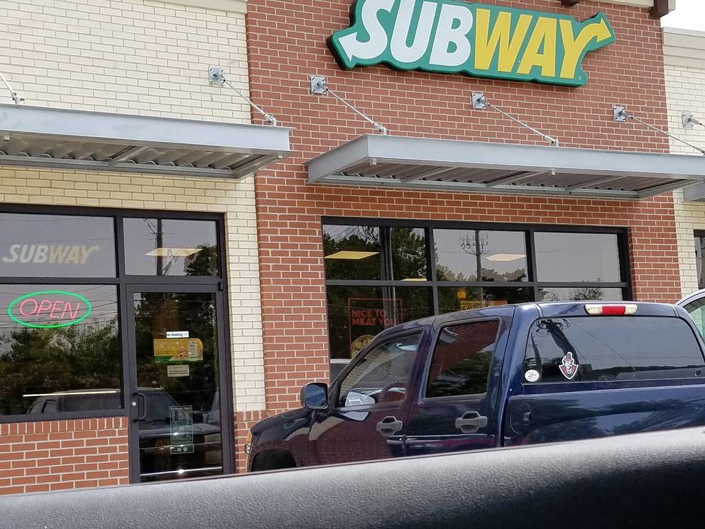 Subway | restaurant | 2710 N Highland Ave, Jackson, TN 38305, USA | 7317363321 OR +1 731-736-3321