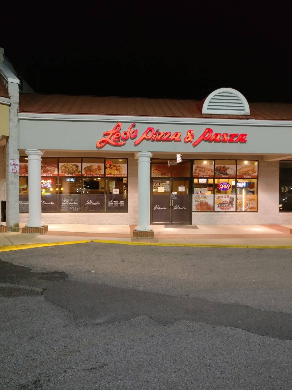 Ledo Pizza | meal takeaway | 2657 Annapolis Rd, Hanover, MD 21076, USA | 4105510220 OR +1 410-551-0220