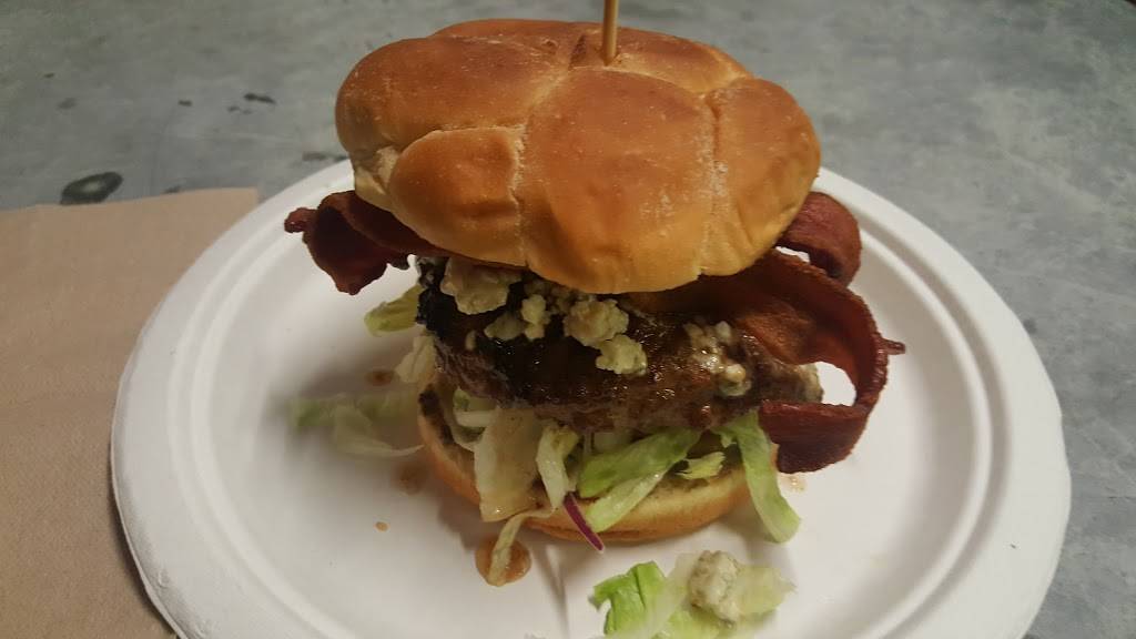 Tinkers Burgers | restaurant | 2275 Ortega Hill Rd C, Summerland, CA 93067, USA | 8059691970 OR +1 805-969-1970