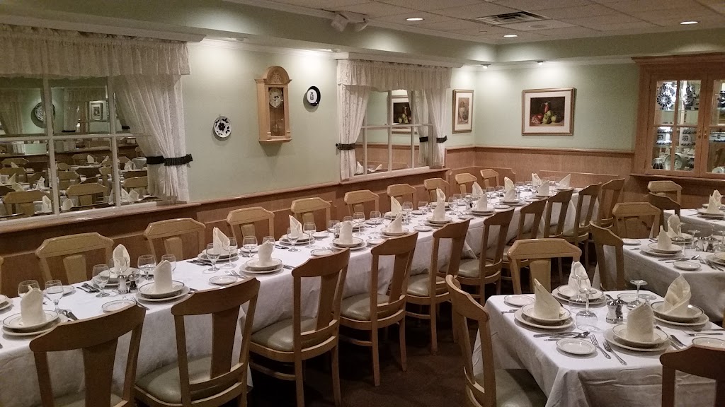 Spanish Tavern | restaurant | 103 McWhorter St A, Newark, NJ 07105, USA | 9735894959 OR +1 973-589-4959