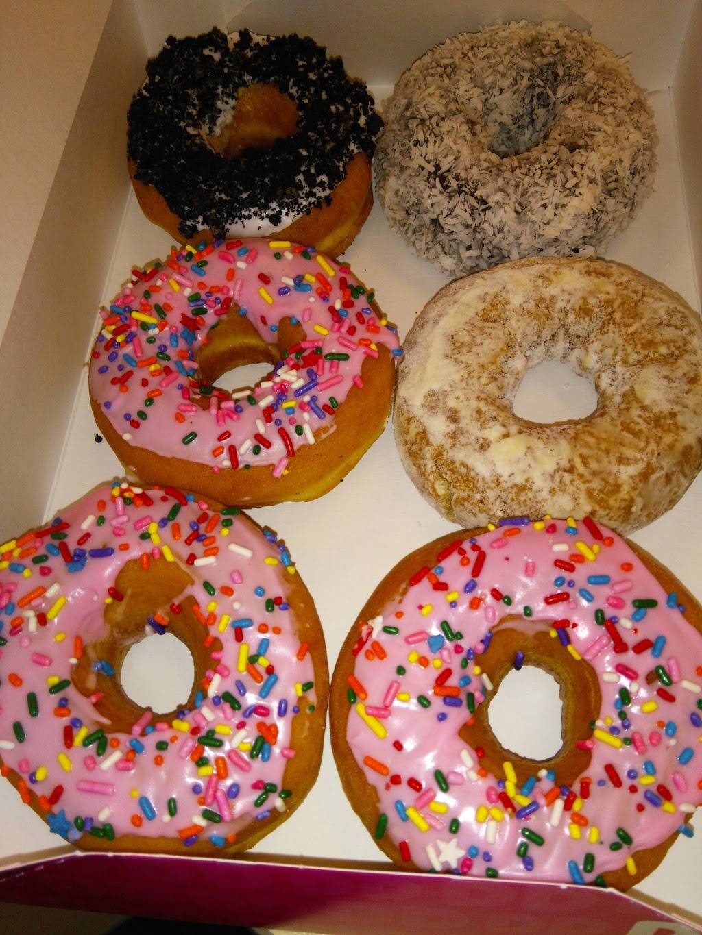 Dunkin | bakery | 7670 Winchester Rd Suite 101, Memphis, TN 38125, USA | 9017560301 OR +1 901-756-0301