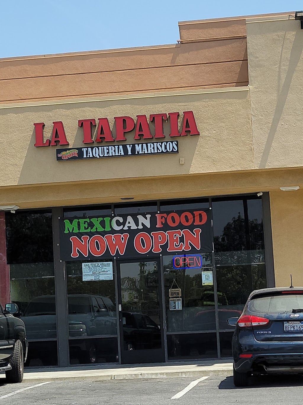 LA TAPATIA TAQUERIA Y MARISCOS | restaurant | 16843 Valley Blvd Suite F, Fontana, CA 92335, USA | 9093000352 OR +1 909-300-0352