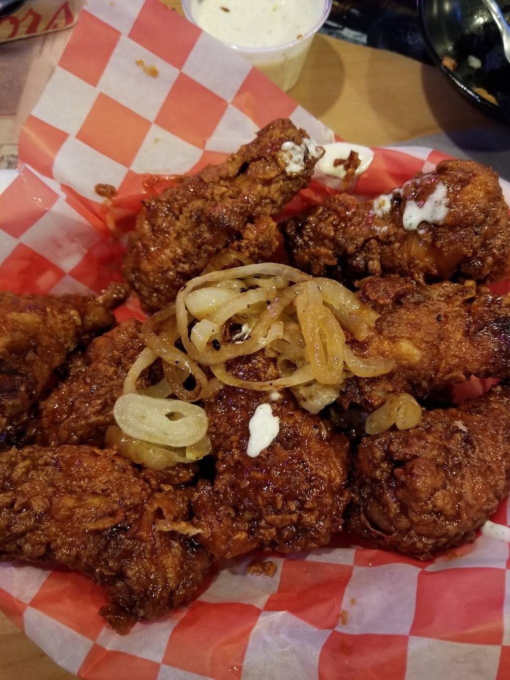 Mail Pouch Saloon | restaurant | 102 W Main St, Haskins, OH 43525, USA | 4198067616 OR +1 419-806-7616