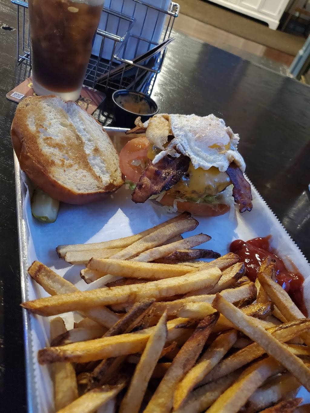 Tucks Tavern | restaurant | 876 Rubber Ave, Naugatuck, CT 06770, USA | 4752123453 OR +1 475-212-3453