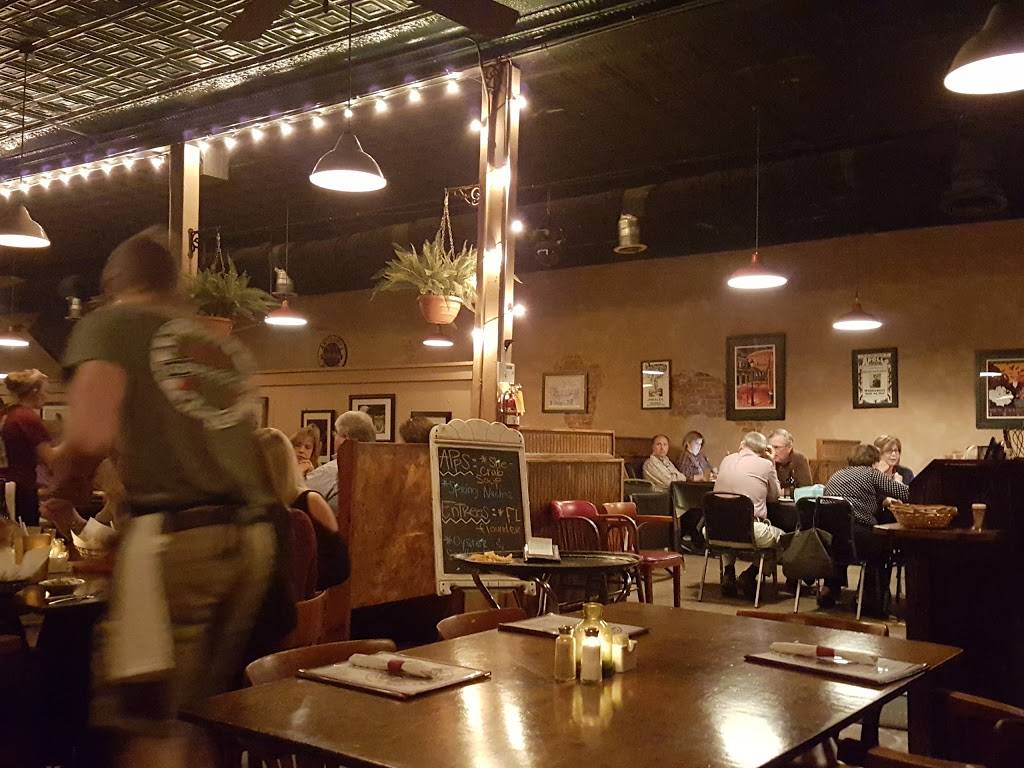 Anthonys | restaurant | 122 W Main St, West Point, MS 39773, USA | 6624940316 OR +1 662-494-0316