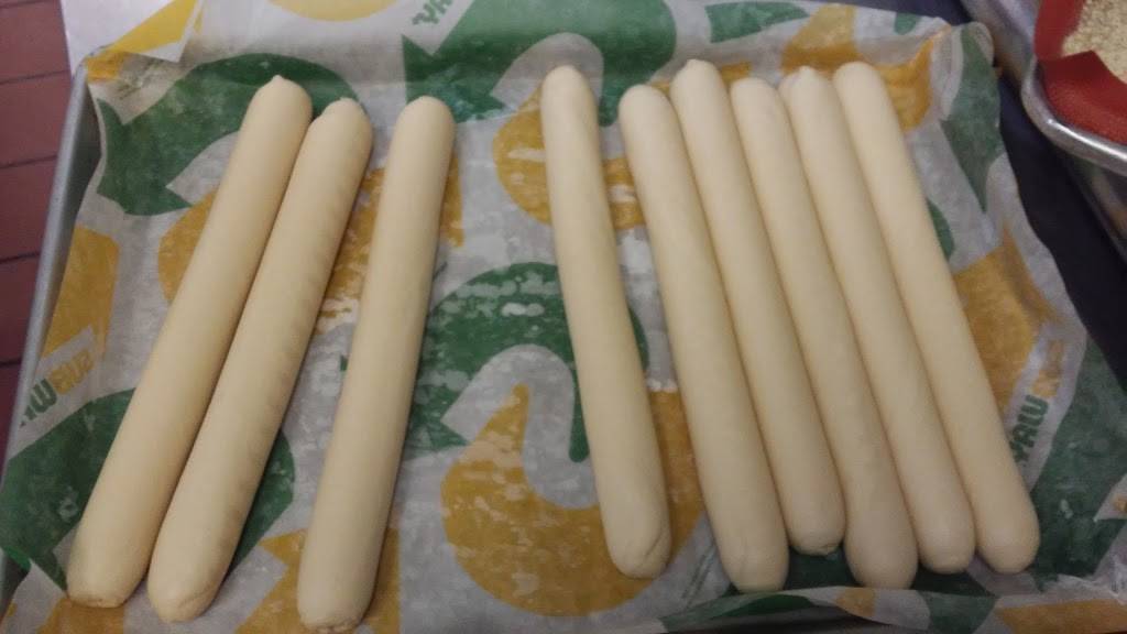 Subway | restaurant | 10033 Combie Rd, Auburn, CA 95602, USA | 5302684775 OR +1 530-268-4775