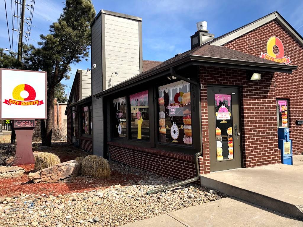 Donut Hut Cafe | bakery | 5816 S Lowell Blvd, Littleton, CO 80123, USA | 3037986296 OR +1 303-798-6296