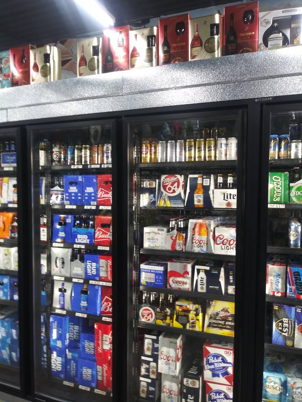 Krispy Krunchy Chicken & South Main Liquor | restaurant | 192 S Main St, Mt Clemens, MI 48043, USA | 5864698470 OR +1 586-469-8470