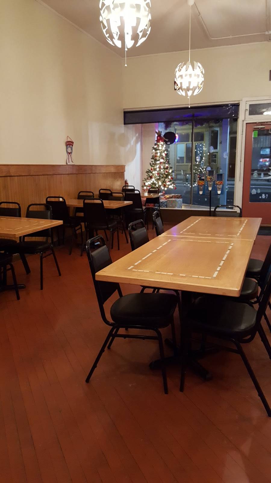 Genoa Pizza | restaurant | 203 Baldwin St, Sharon, WI 53585, USA | 2627364000 OR +1 262-736-4000