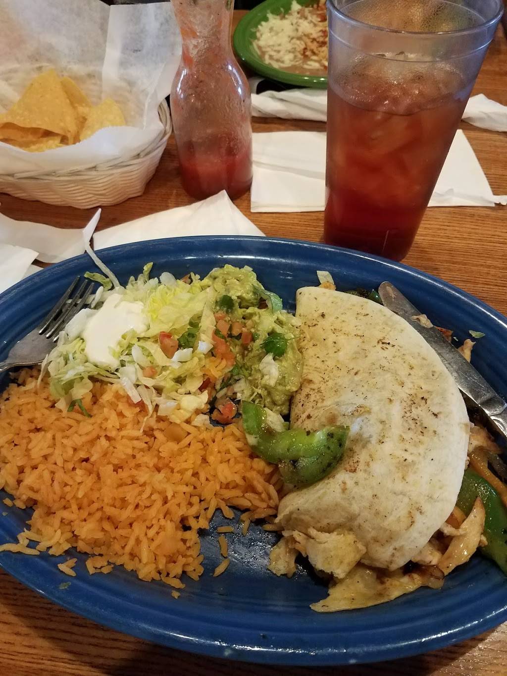 La Fuente Mexican Restaurant | restaurant | 1255 NE Douglas St, Lees Summit, MO 64086, USA | 8165244666 OR +1 816-524-4666