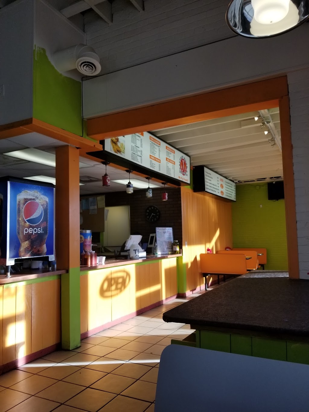 Captain Hooks Fish & Chicken | restaurant | 520 N Oates St, Dothan, AL 36303, USA | 3346991444 OR +1 334-699-1444