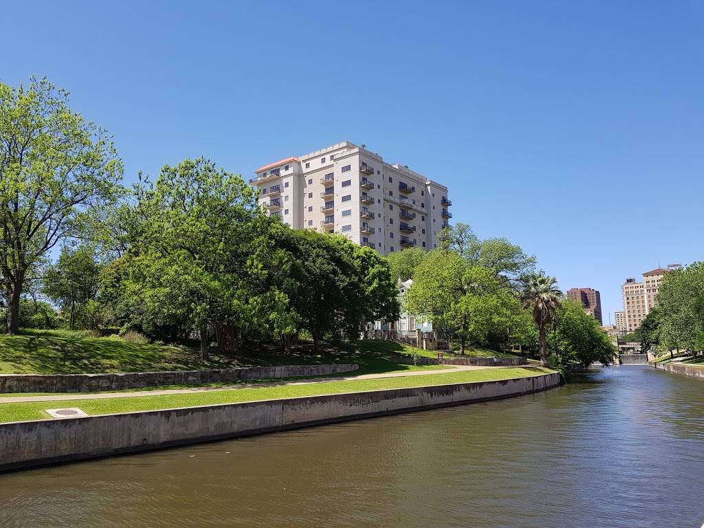 La Cascada Office | restaurant | 230 Dwyer Ave # 100, San Antonio, TX 78204, USA | 2103203982 OR +1 210-320-3982